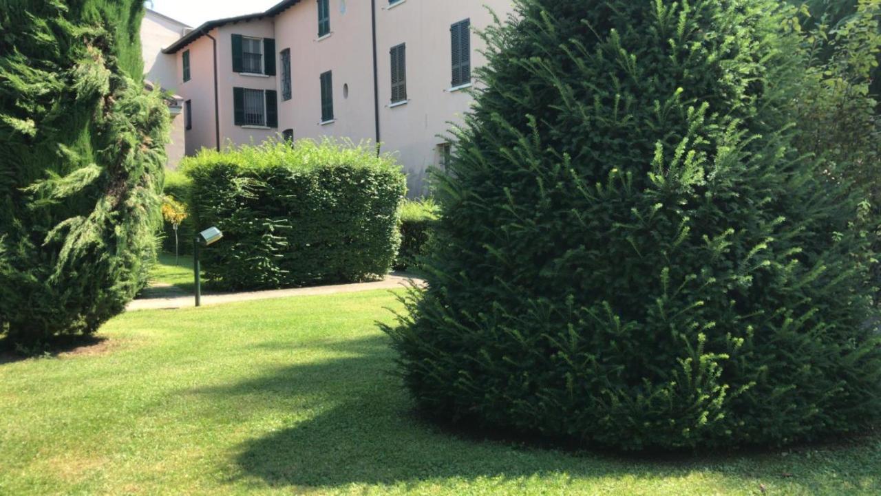 White House Apartment Brescia Exterior photo